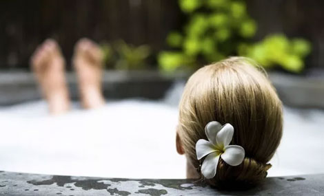 真珠美学:给眼部肌肤做SPA 让你在家宅出美丽